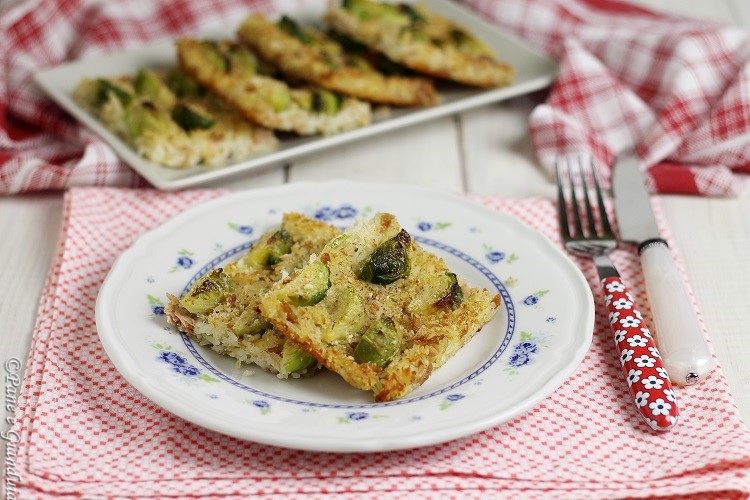 Schiacciata di riso con cavoletti e tonno