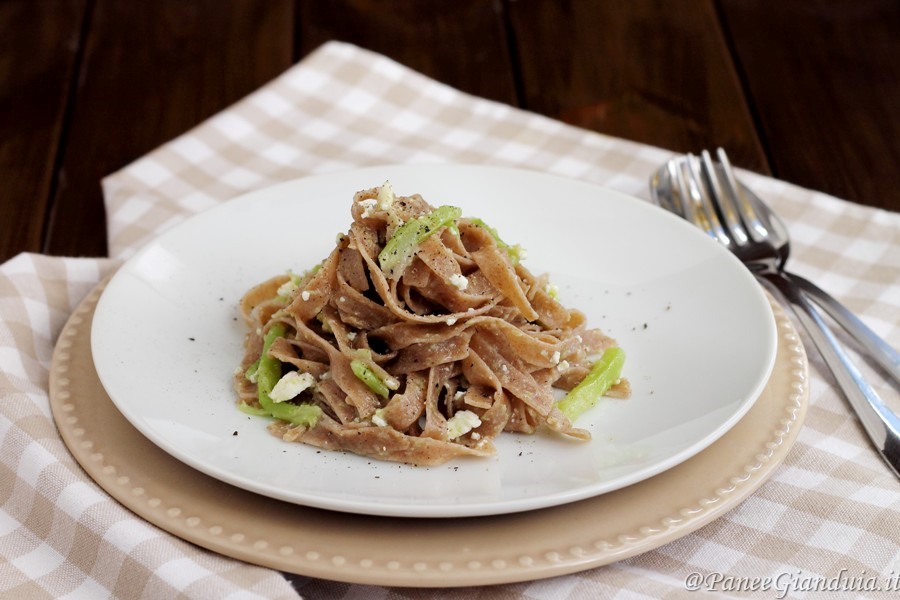 Tagliatelle di farro integrale con cavolfiore e ricotta