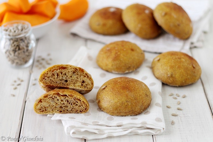 Panini semintegrali zucca e semi