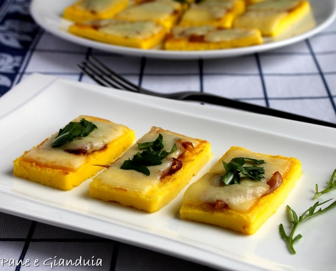 trancetti di frittata, prosciutto e scamorza