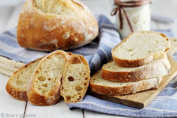 Pane misto semola