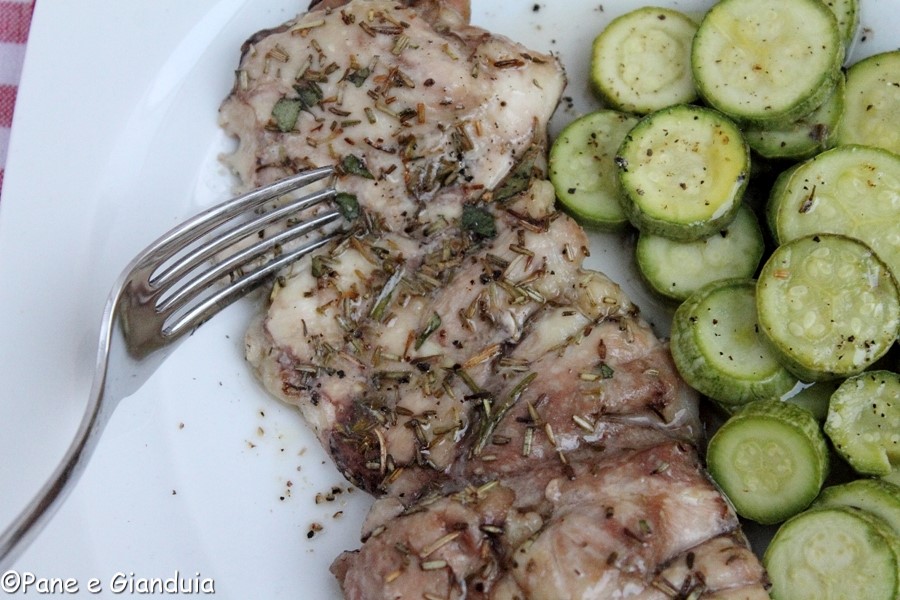 Rustichelle di pollo agli aromi con zucchine