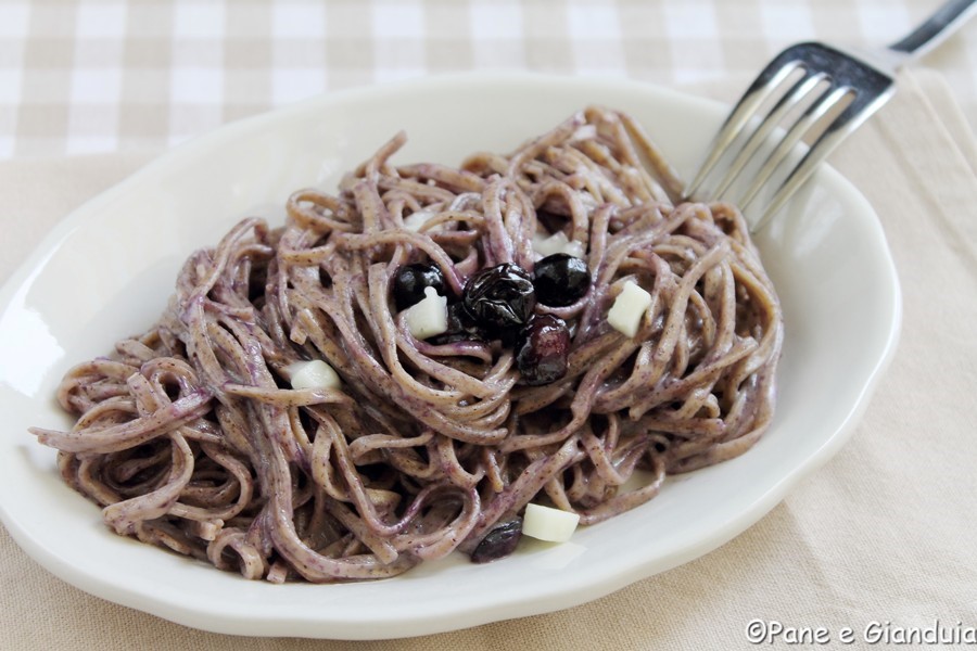 Tajarin saraceni con toma dop e mirtilli