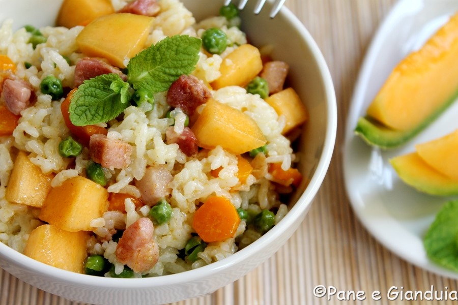 Insalata di riso con melone e pancetta affumicata