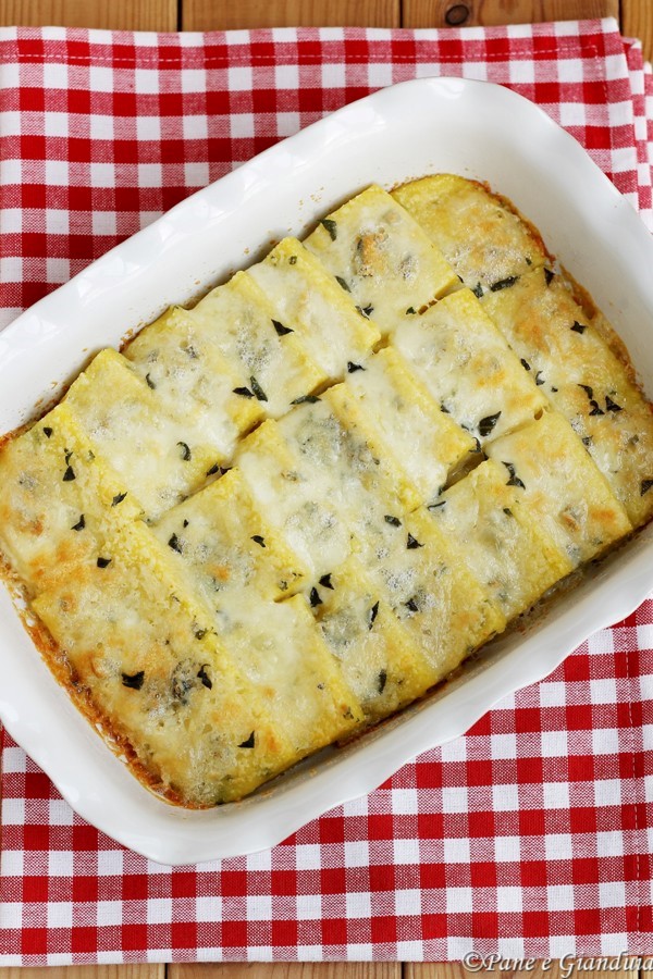 Gnocchi di polenta alle erbe e gorgonzola
