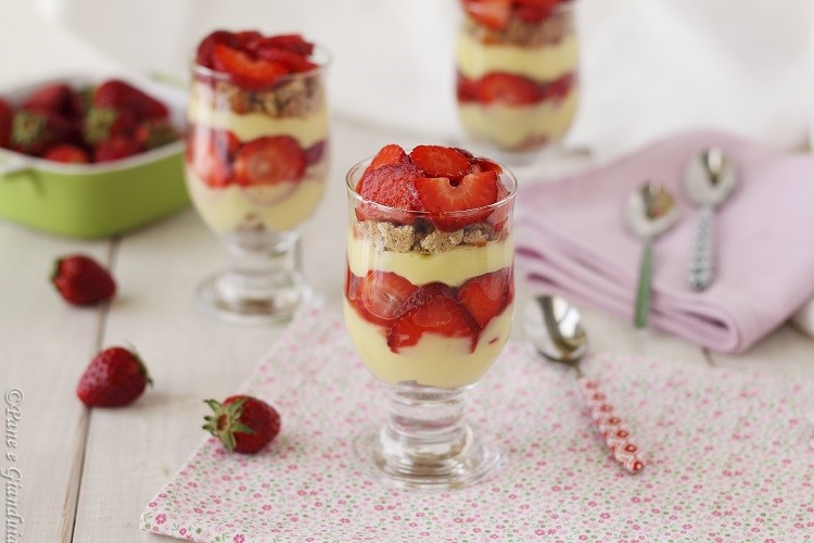 Trifle analcolico alle fragole
