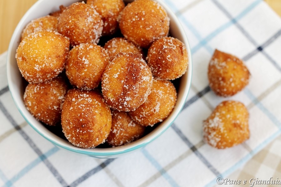 Castagnole di ricotta