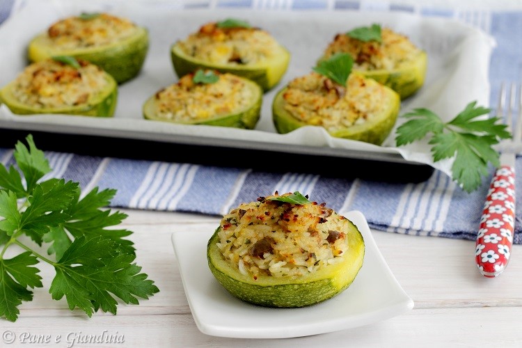 Zucchine tonde ripiene di riso e tonno