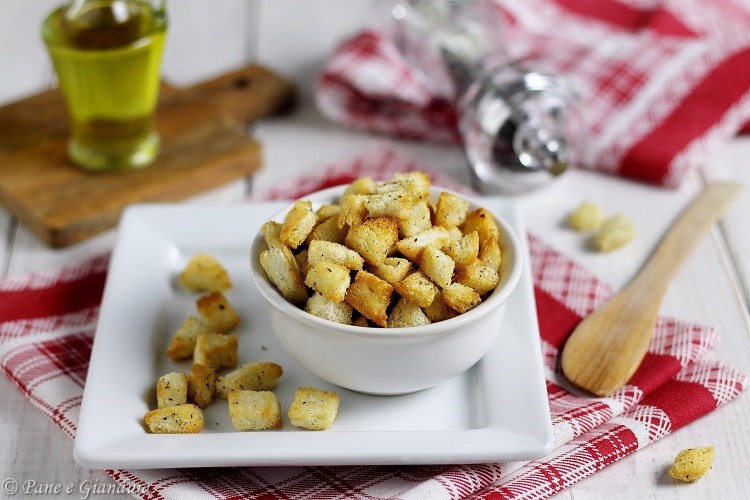 Crostini per zuppa e brodo