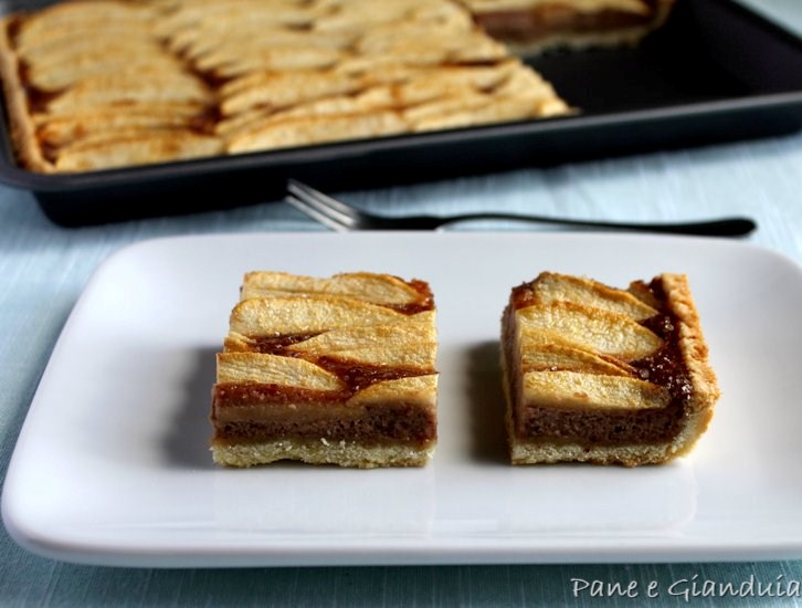 Torta di mele e amarene