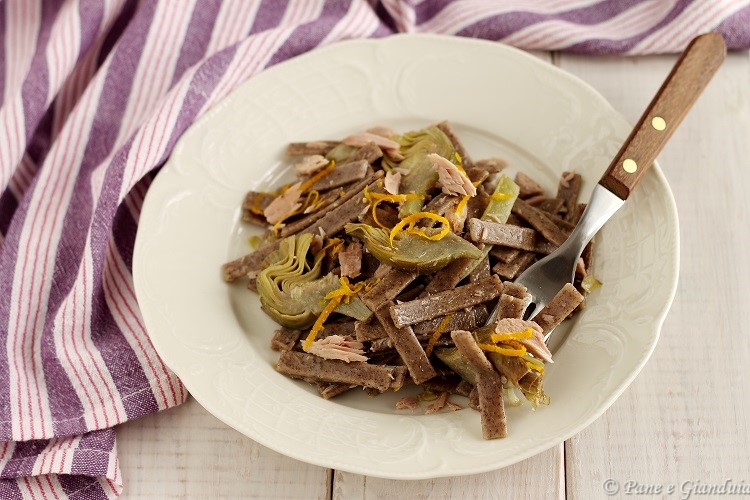 Pizzoccheri ai carciofi con tonno e arancia