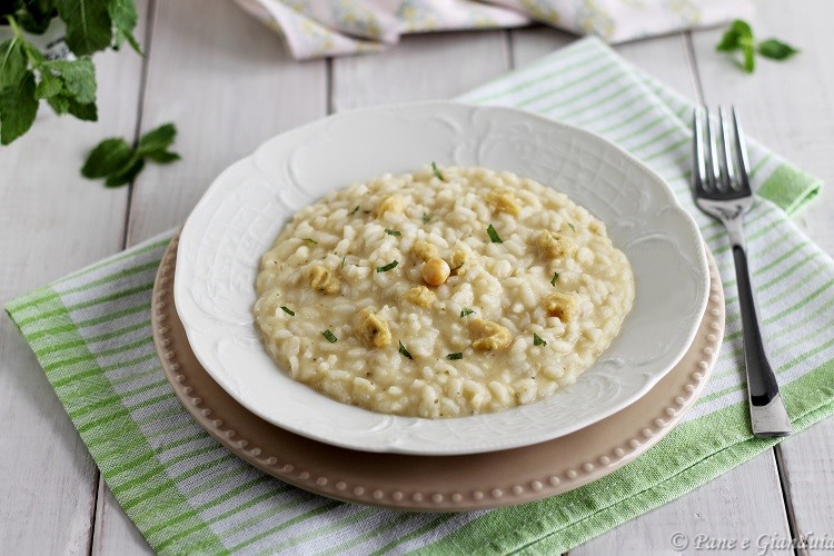 Risotto con crema di ceci e menta