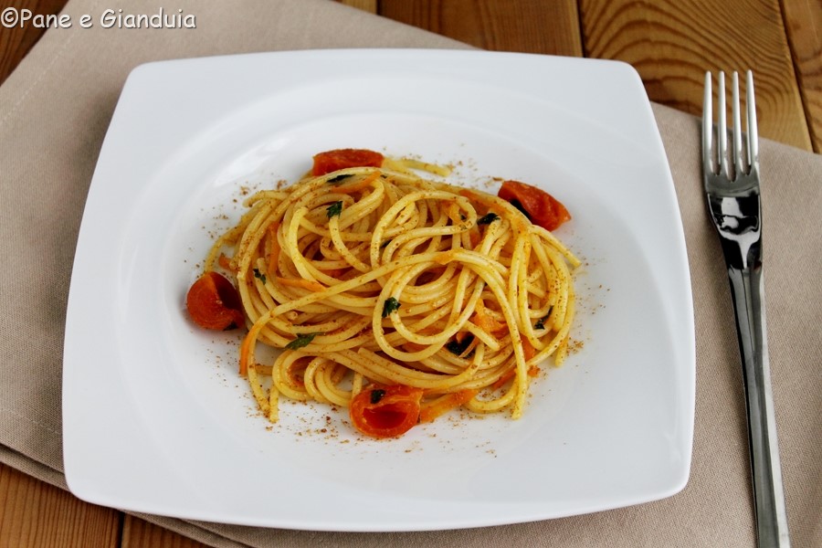 Spaghetti con bottarga e pomodorini