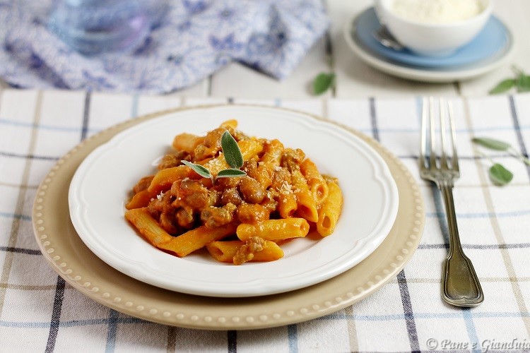 Penne salsiccia e borlotti
