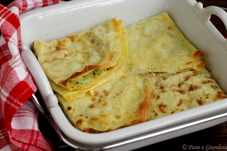 Crepes con crema di broccoli e robiola