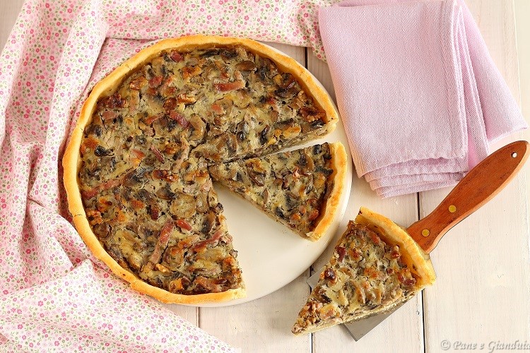 Quiche ai funghi con speck e noci