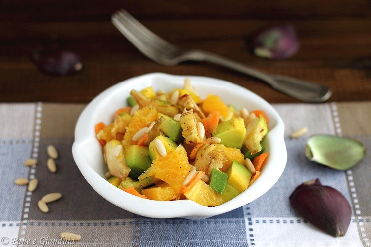 Insalata di carciofi, arancia e avocado