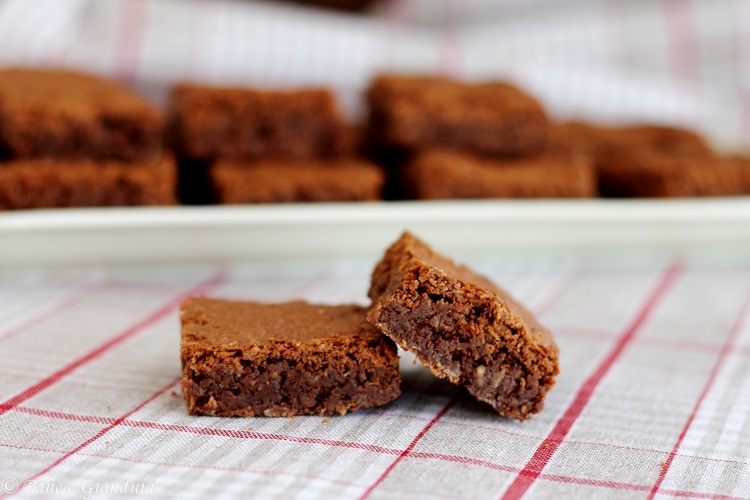 Brownies al cocco e cioccolato fondente