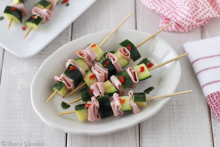 Spiedini di zucchine marinate