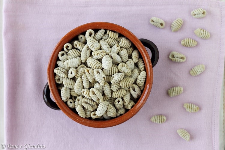 Maccheroncini con avena
