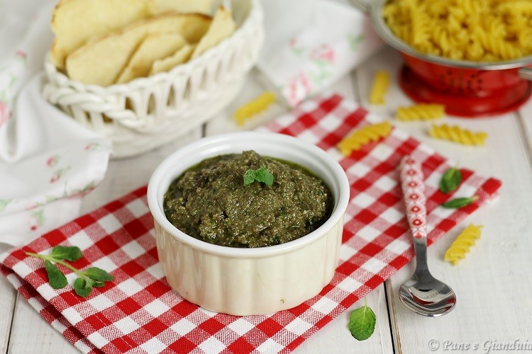Pesto di gambi di carciofo e noci