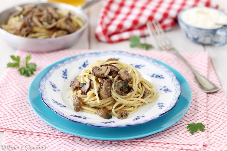 Spaghetti con funghi porcini