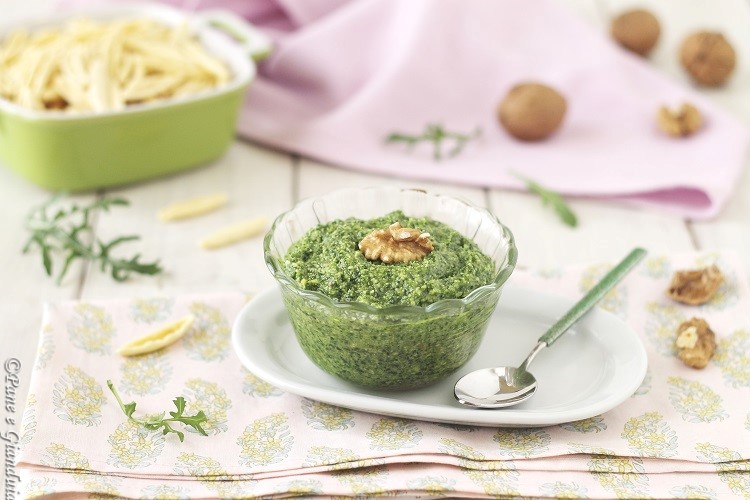 Pesto di rucola e noci