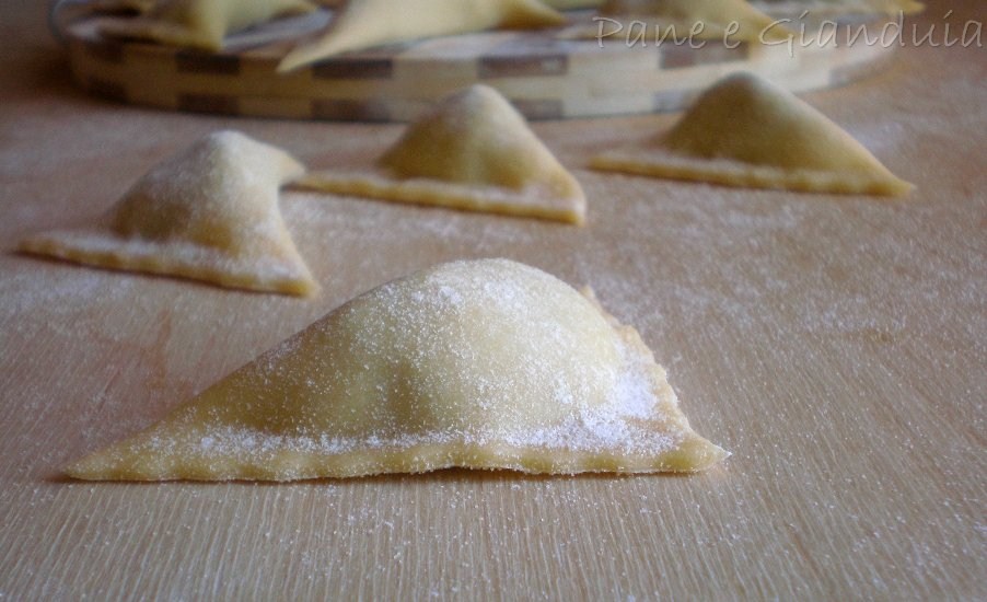 Ravioli alla zucca e funghi champignon