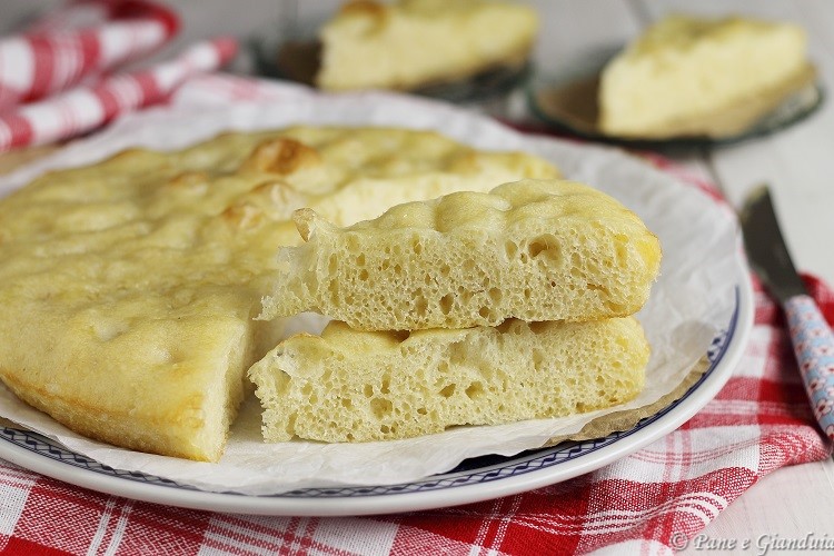 Focaccia alta e morbidissima