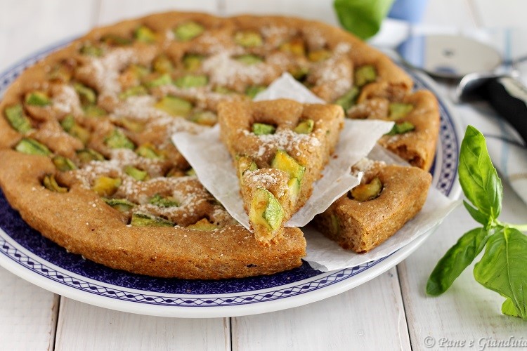 Focaccia integrale con zucchine