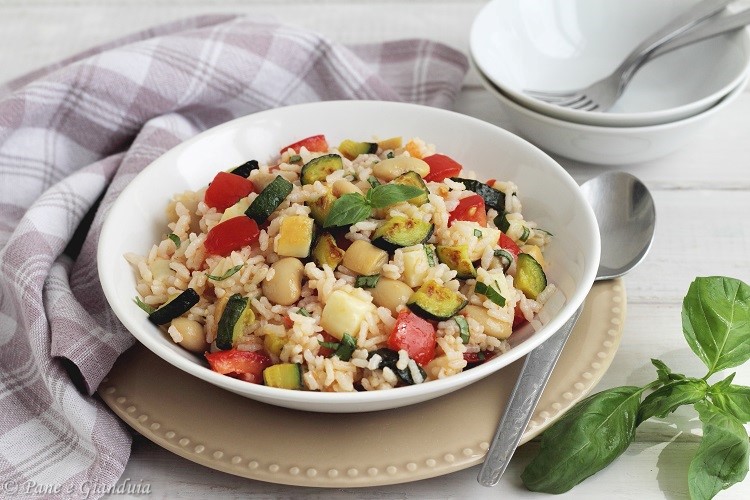 Insalata di riso con fagioli e silana affumicata