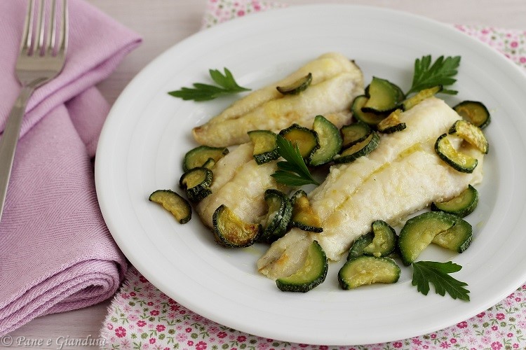 Filetti di gallinella al forno con zucchine