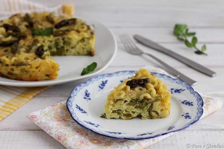Timballo di anelletti con asparagi