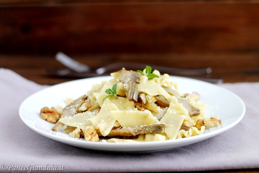 Pantacce con carciofi, noci e menta