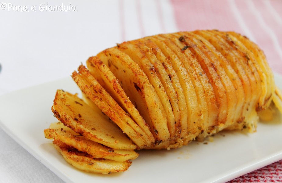 Patate hasselback o a fisarmonica
