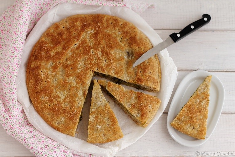 Focaccia integrale con asparagi e parmigiano