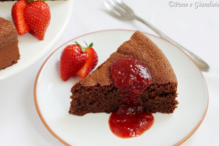 Torta al cioccolato con farina di mais