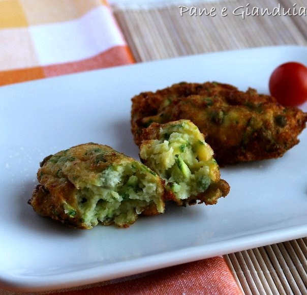 Frittelle di zucchine e piselli