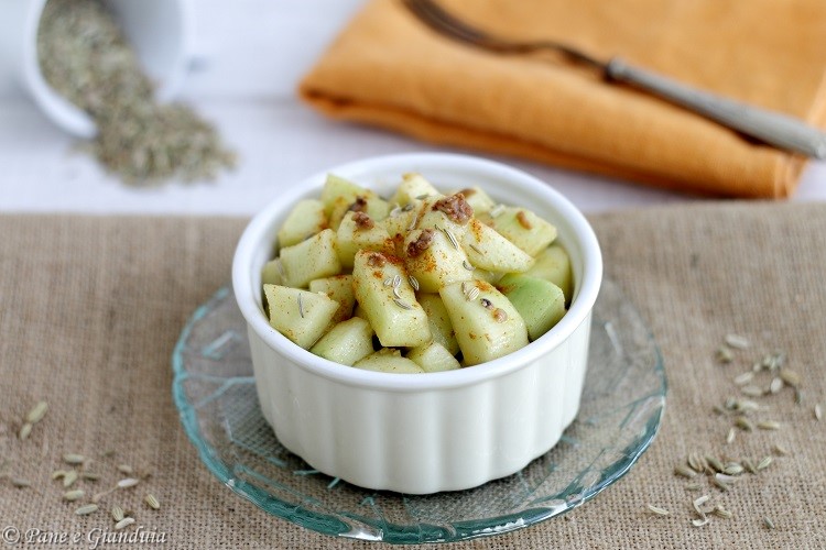 Insalata di caroselli con alici e paprika