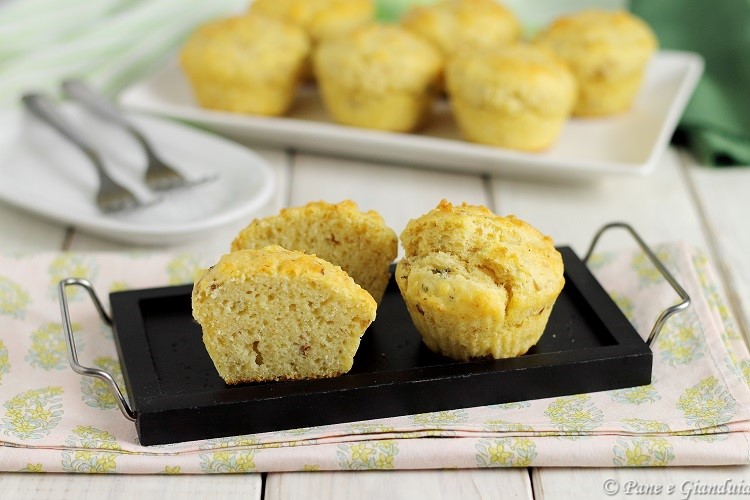 Muffin salati al tonno