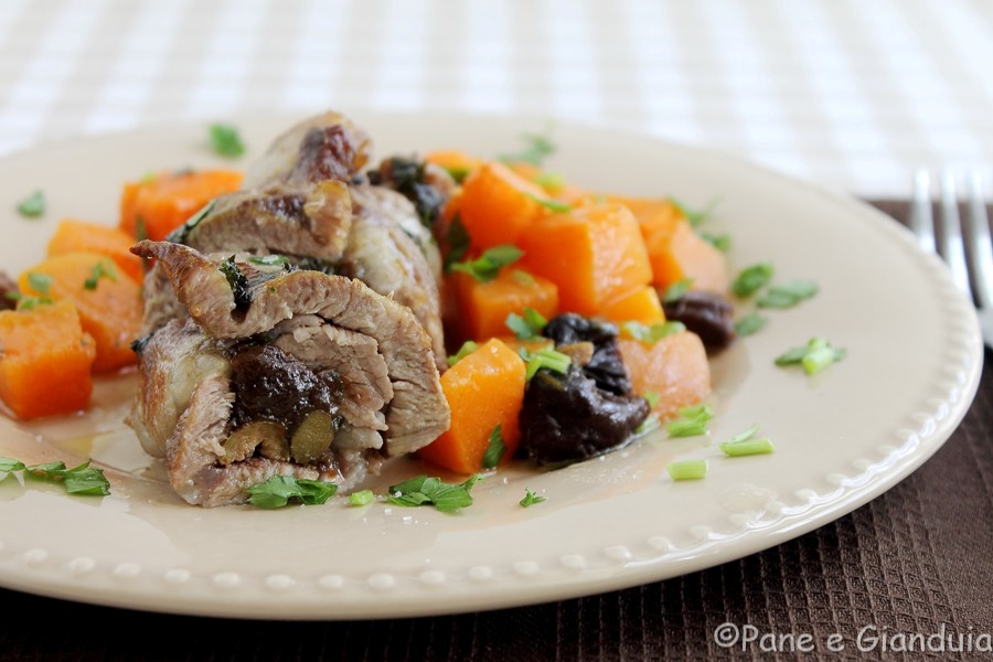 Involtini di coppa alle prugne con olive e zucca