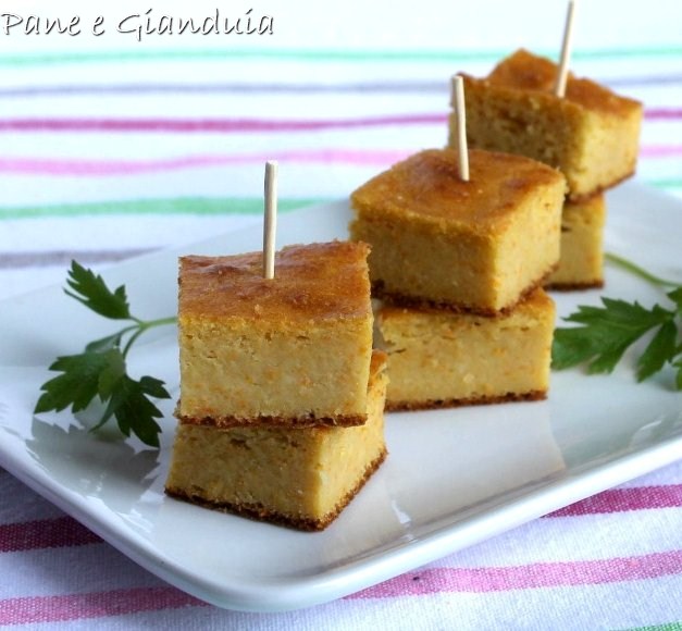 Torta salata con carote e tonno